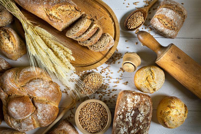 Risparmiare calorie: dovresti mangiare pane o panini?