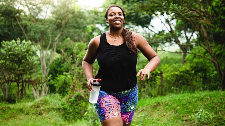 woman who is on the keto diet running