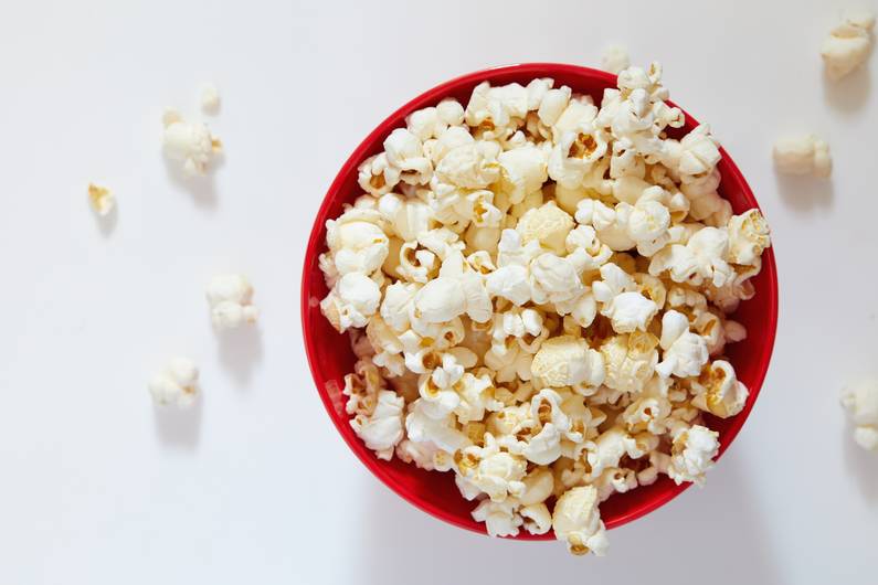 Per 100 calorie: questa è la quantità di popcorn che puoi sgranocchiare