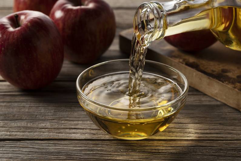 Sano e delizioso: ecco come puoi preparare facilmente da solo l'aceto di mele
