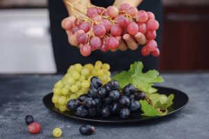 Uva rossa vs uva verde: quale varietà è più sana?